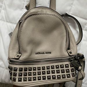Micheal kors gray mini backpack